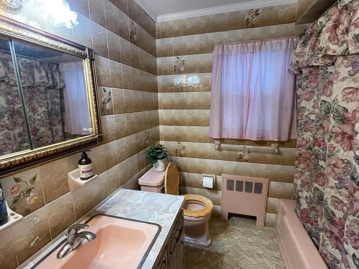 Luxury Two Bedroom Apartment In A Private House New York