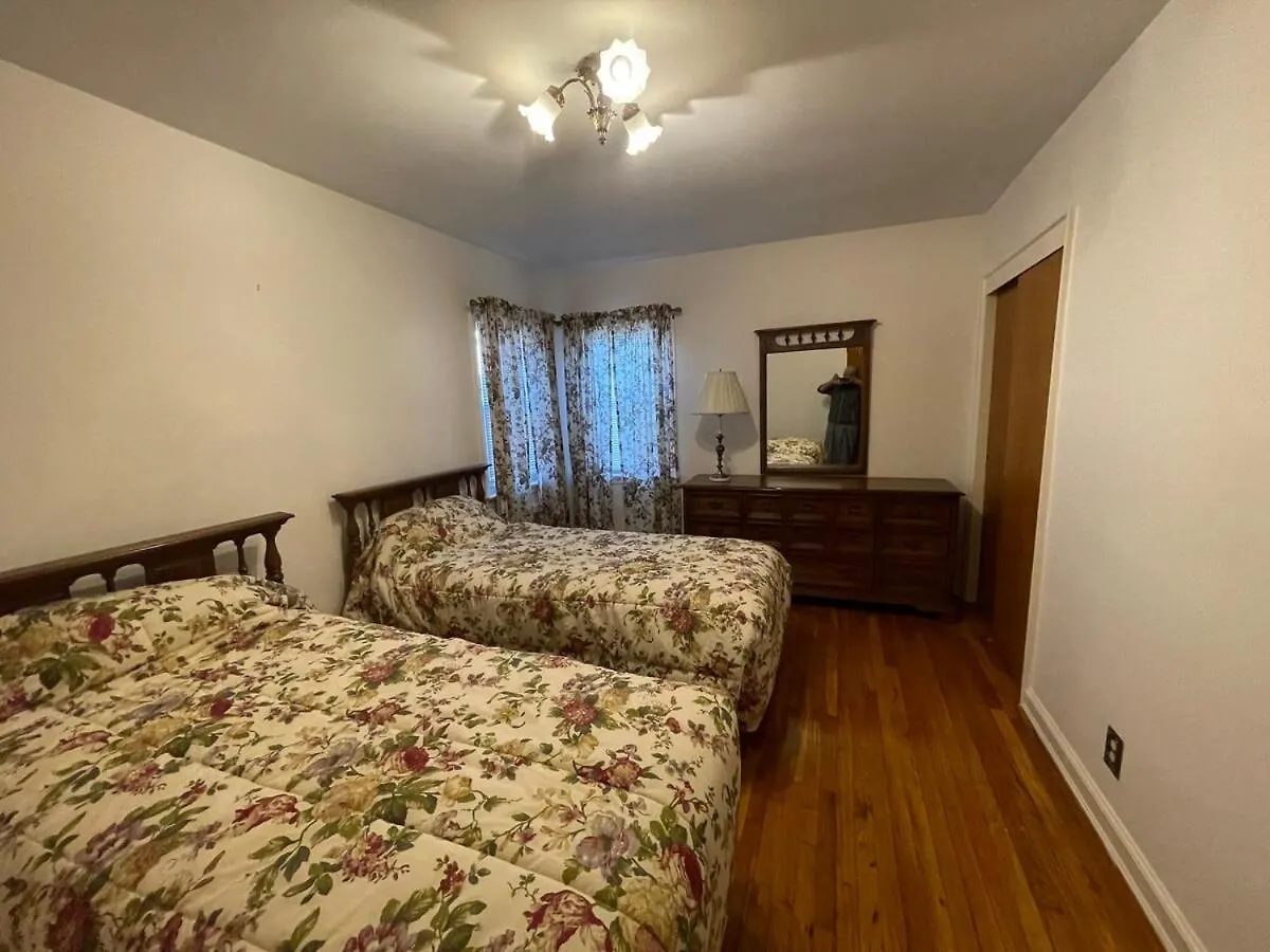Luxury Two Bedroom Apartment In A Private House New York
