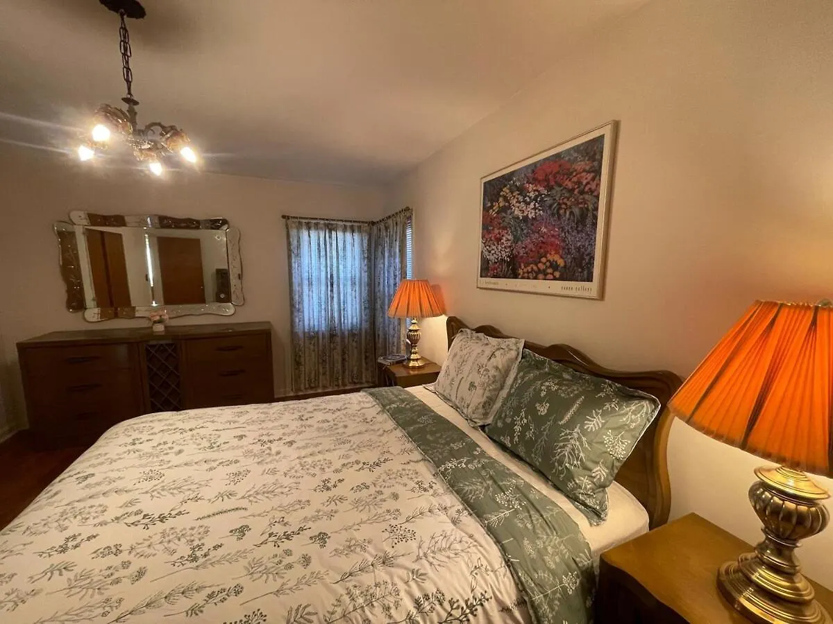 Luxury Two Bedroom Apartment In A Private House New York